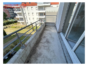 Balcon sur espace intérieur